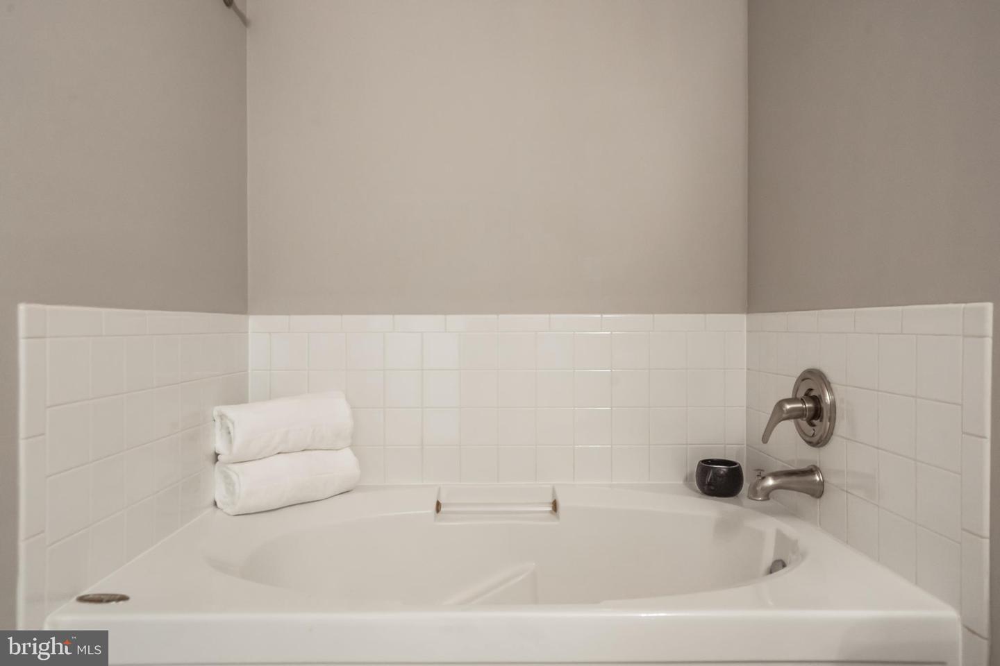 2711 BELLFOREST CT #109, VIENNA, Virginia 22180, 1 Bedroom Bedrooms, ,1 BathroomBathrooms,Residential,For sale,2711 BELLFOREST CT #109,VAFX2270210 MLS # VAFX2270210