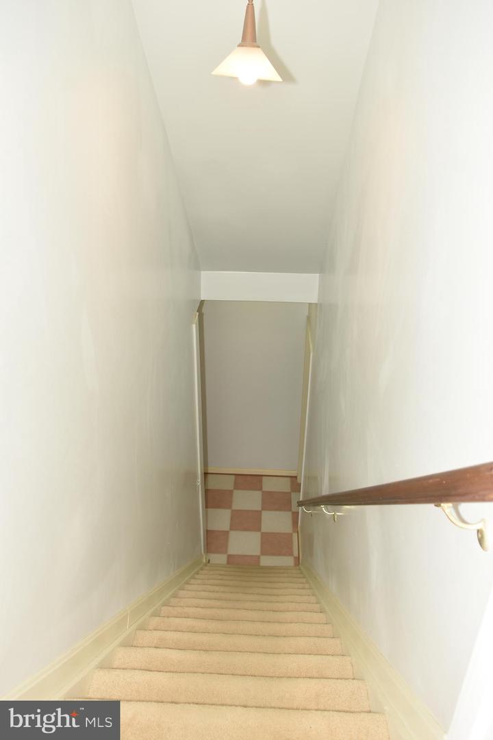 12511 ROCHESTER DR, FAIRFAX, Virginia 22030, 7 Bedrooms Bedrooms, ,5 BathroomsBathrooms,Residential,For sale,12511 ROCHESTER DR,VAFX2273154 MLS # VAFX2273154 12511 ROCHESTER DR, FAIRFAX, Virginia 22030, 7 Bedrooms Bedrooms, ,5 BathroomsBathrooms,Residential,For sale,12511 ROCHESTER DR,VAFX2273154 MLS # VAFX2273154