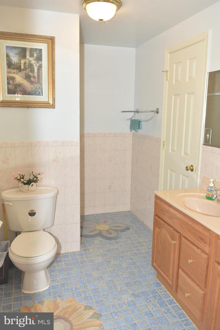 12511 ROCHESTER DR, FAIRFAX, Virginia 22030, 7 Bedrooms Bedrooms, ,5 BathroomsBathrooms,Residential,For sale,12511 ROCHESTER DR,VAFX2273154 MLS # VAFX2273154 12511 ROCHESTER DR, FAIRFAX, Virginia 22030, 7 Bedrooms Bedrooms, ,5 BathroomsBathrooms,Residential,For sale,12511 ROCHESTER DR,VAFX2273154 MLS # VAFX2273154