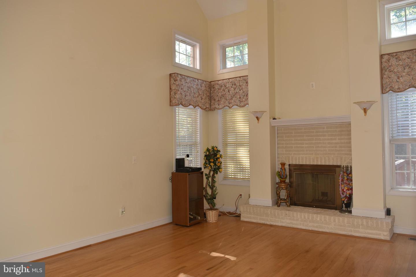 12511 ROCHESTER DR, FAIRFAX, Virginia 22030, 7 Bedrooms Bedrooms, ,5 BathroomsBathrooms,Residential,For sale,12511 ROCHESTER DR,VAFX2273154 MLS # VAFX2273154 12511 ROCHESTER DR, FAIRFAX, Virginia 22030, 7 Bedrooms Bedrooms, ,5 BathroomsBathrooms,Residential,For sale,12511 ROCHESTER DR,VAFX2273154 MLS # VAFX2273154