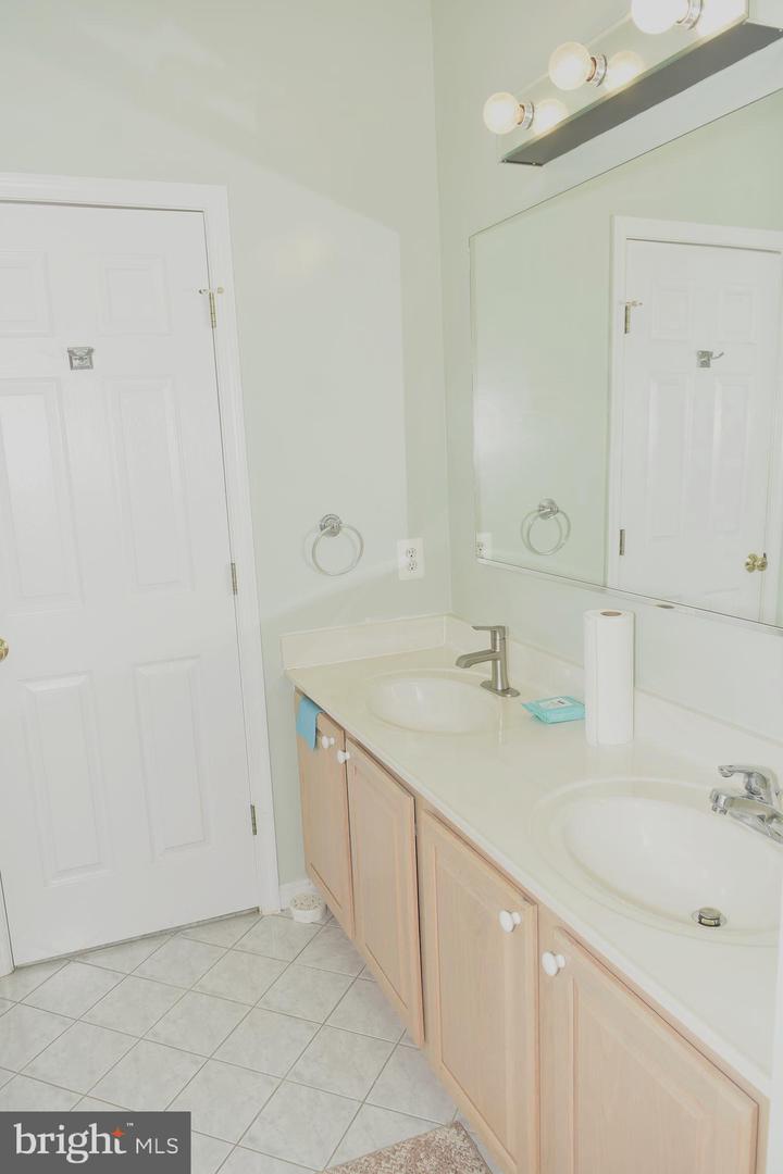 12511 ROCHESTER DR, FAIRFAX, Virginia 22030, 7 Bedrooms Bedrooms, ,5 BathroomsBathrooms,Residential,For sale,12511 ROCHESTER DR,VAFX2273154 MLS # VAFX2273154 12511 ROCHESTER DR, FAIRFAX, Virginia 22030, 7 Bedrooms Bedrooms, ,5 BathroomsBathrooms,Residential,For sale,12511 ROCHESTER DR,VAFX2273154 MLS # VAFX2273154