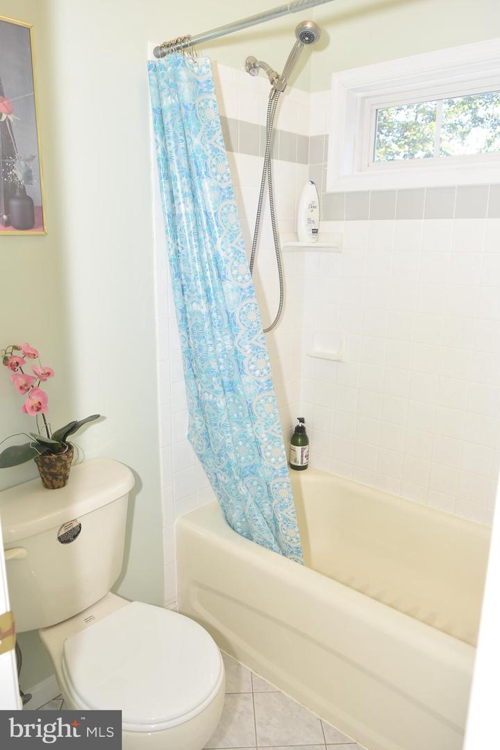 12511 ROCHESTER DR, FAIRFAX, Virginia 22030, 7 Bedrooms Bedrooms, ,5 BathroomsBathrooms,Residential,For sale,12511 ROCHESTER DR,VAFX2273154 MLS # VAFX2273154 12511 ROCHESTER DR, FAIRFAX, Virginia 22030, 7 Bedrooms Bedrooms, ,5 BathroomsBathrooms,Residential,For sale,12511 ROCHESTER DR,VAFX2273154 MLS # VAFX2273154