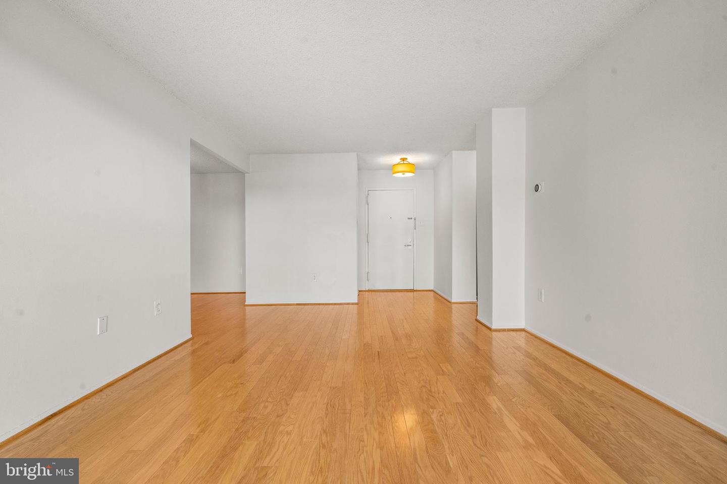 4500 S FOUR MILE RUN DR S #910, ARLINGTON, Virginia 22204, 1 Bedroom Bedrooms, ,1 BathroomBathrooms,Residential,For sale,4500 S FOUR MILE RUN DR S #910,VAAR2064672 MLS # VAAR2064672