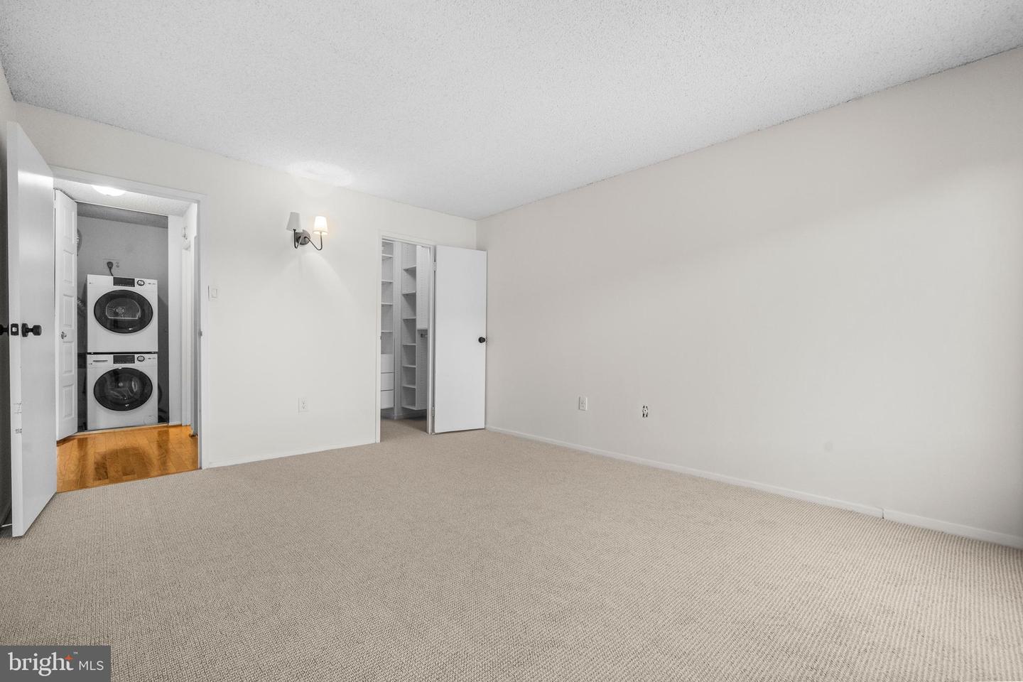 4500 S FOUR MILE RUN DR S #910, ARLINGTON, Virginia 22204, 1 Bedroom Bedrooms, ,1 BathroomBathrooms,Residential,For sale,4500 S FOUR MILE RUN DR S #910,VAAR2064672 MLS # VAAR2064672