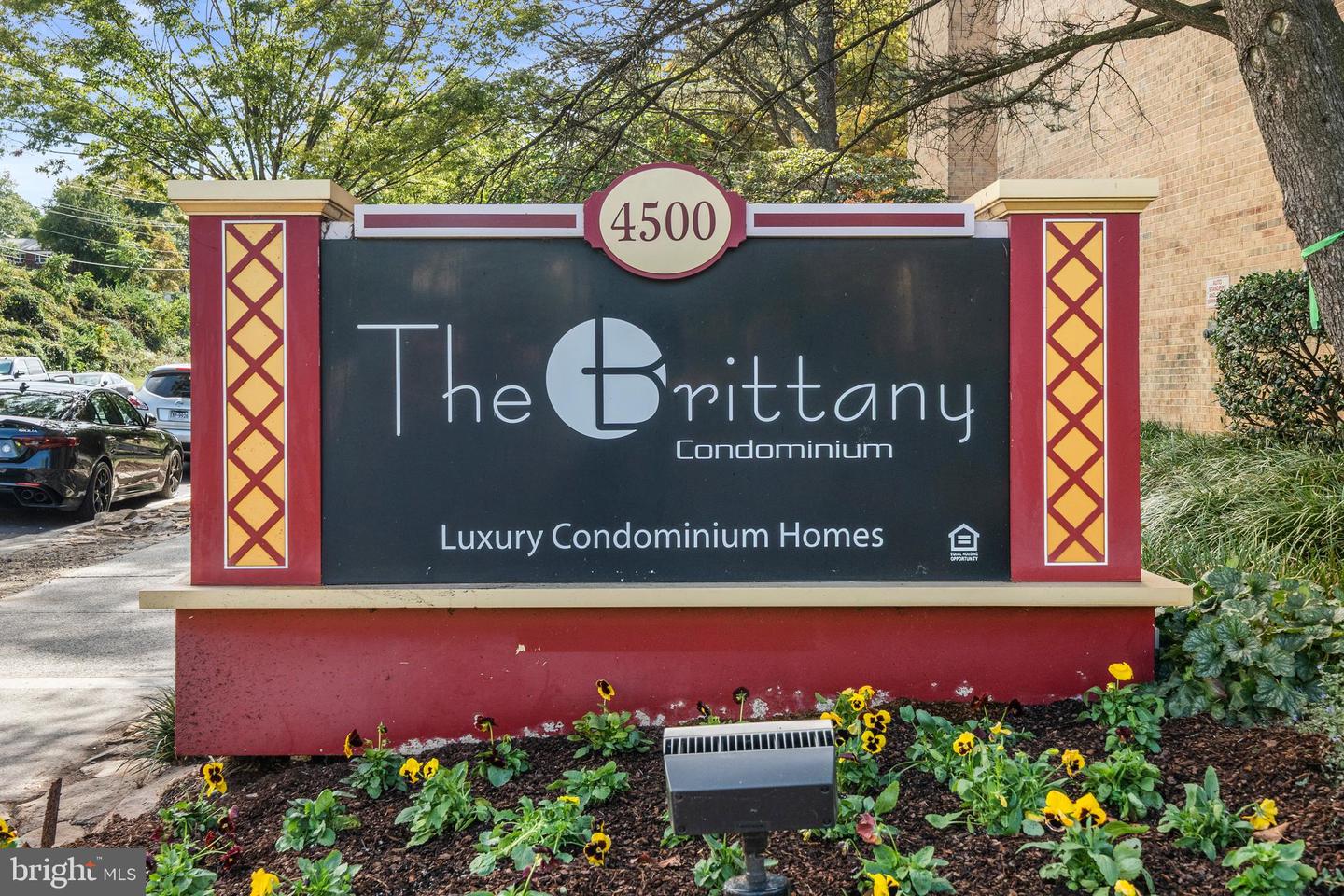 4500 S FOUR MILE RUN DR S #910, ARLINGTON, Virginia 22204, 1 Bedroom Bedrooms, ,1 BathroomBathrooms,Residential,For sale,4500 S FOUR MILE RUN DR S #910,VAAR2064672 MLS # VAAR2064672