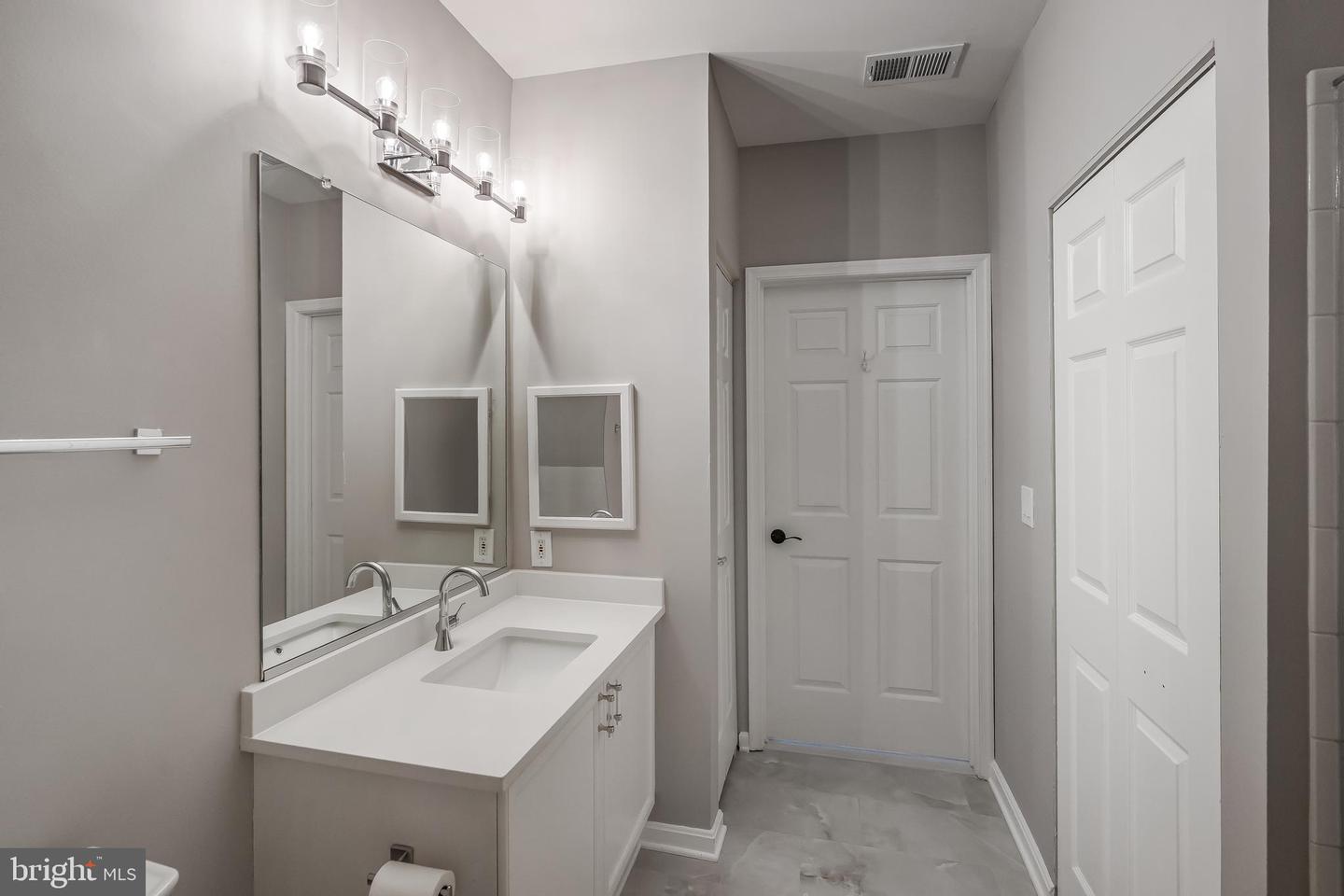 2700 BELLFOREST CT #210, VIENNA, Virginia 22180, 1 Bedroom Bedrooms, ,1 BathroomBathrooms,Residential,For sale,2700 BELLFOREST CT #210,VAFX2273610 MLS # VAFX2273610 2700 BELLFOREST CT #210, VIENNA, Virginia 22180, 1 Bedroom Bedrooms, ,1 BathroomBathrooms,Residential,For sale,2700 BELLFOREST CT #210,VAFX2273610 MLS # VAFX2273610