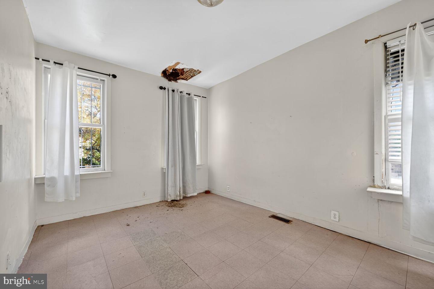 1410 FLORIDA AVE NW, WASHINGTON, District Of Columbia 20009, 3 Bedrooms Bedrooms, ,2 BathroomsBathrooms,Residential,For sale,1410 FLORIDA AVE NW,DCDC2227326 MLS # DCDC2227326