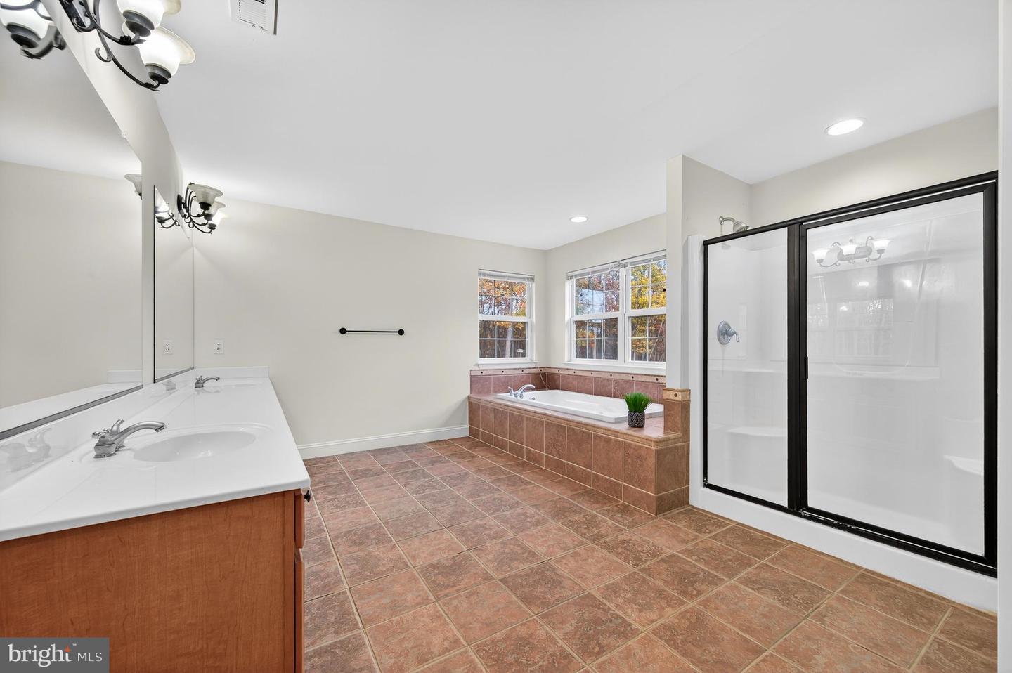 190 NEWELL DR, MIDDLETOWN, Virginia 22645, 5 Bedrooms Bedrooms, ,6 BathroomsBathrooms,Residential,For sale,190 NEWELL DR,VAFV2037388 MLS # VAFV2037388