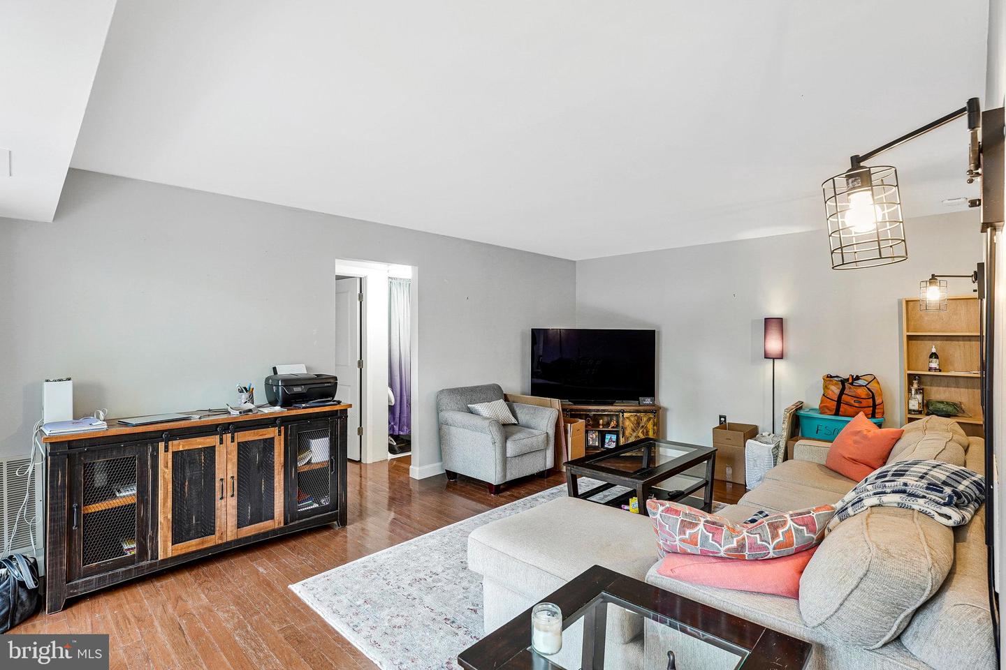 2844 DOVER LN #103, FALLS CHURCH, Virginia 22042, 1 Bedroom Bedrooms, ,1 BathroomBathrooms,Residential,For sale,2844 DOVER LN #103,VAFX2274428 MLS # VAFX2274428 2844 DOVER LN #103, FALLS CHURCH, Virginia 22042, 1 Bedroom Bedrooms, ,1 BathroomBathrooms,Residential,For sale,2844 DOVER LN #103,VAFX2274428 MLS # VAFX2274428