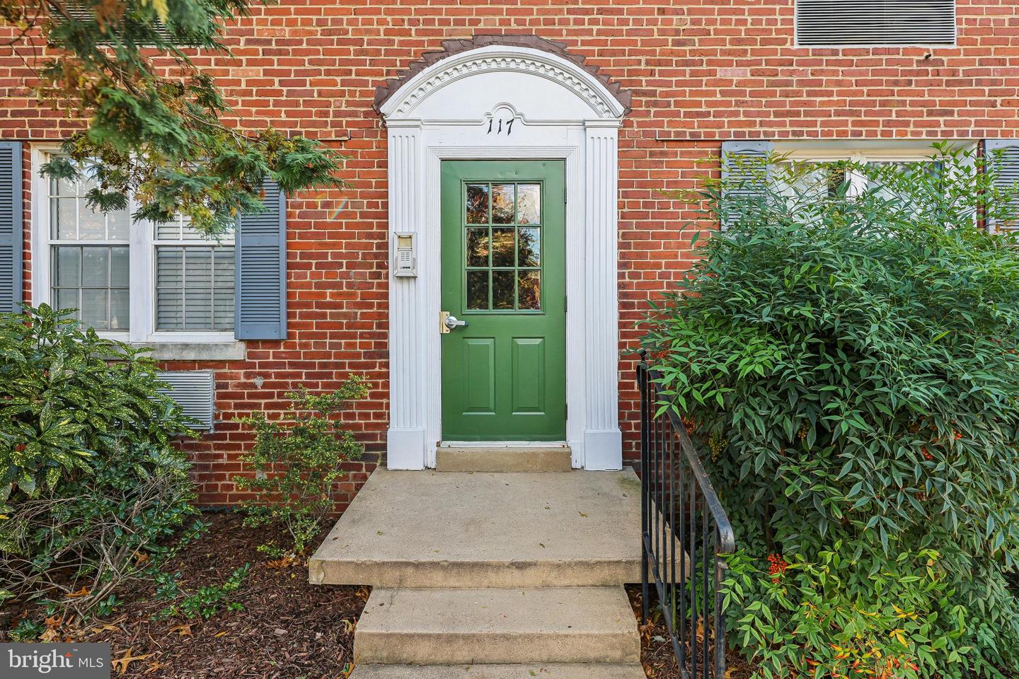 117 E GLEBE RD #B, ALEXANDRIA, Virginia 22305, 2 Bedrooms Bedrooms, 5 Rooms Rooms,1 BathroomBathrooms,Residential,For sale,117 E GLEBE RD #B,VAAX2050870 MLS # VAAX2050870 117 E GLEBE RD #B, ALEXANDRIA, Virginia 22305, 2 Bedrooms Bedrooms, 5 Rooms Rooms,1 BathroomBathrooms,Residential,For sale,117 E GLEBE RD #B,VAAX2050870 MLS # VAAX2050870
