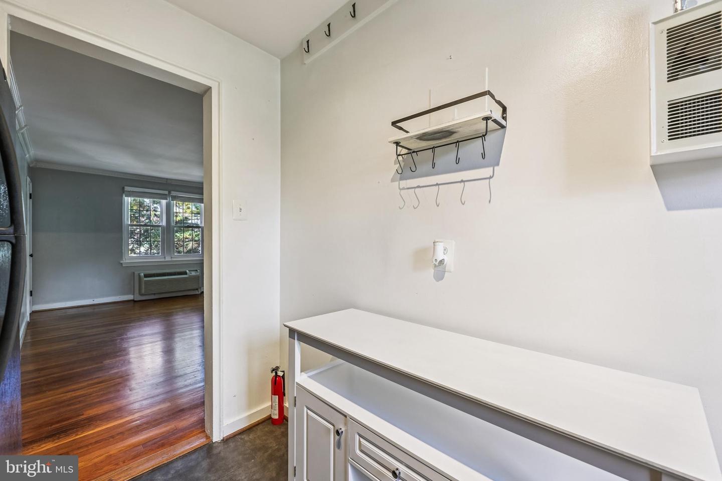 117 E GLEBE RD #B, ALEXANDRIA, Virginia 22305, 2 Bedrooms Bedrooms, 5 Rooms Rooms,1 BathroomBathrooms,Residential,For sale,117 E GLEBE RD #B,VAAX2050870 MLS # VAAX2050870 117 E GLEBE RD #B, ALEXANDRIA, Virginia 22305, 2 Bedrooms Bedrooms, 5 Rooms Rooms,1 BathroomBathrooms,Residential,For sale,117 E GLEBE RD #B,VAAX2050870 MLS # VAAX2050870