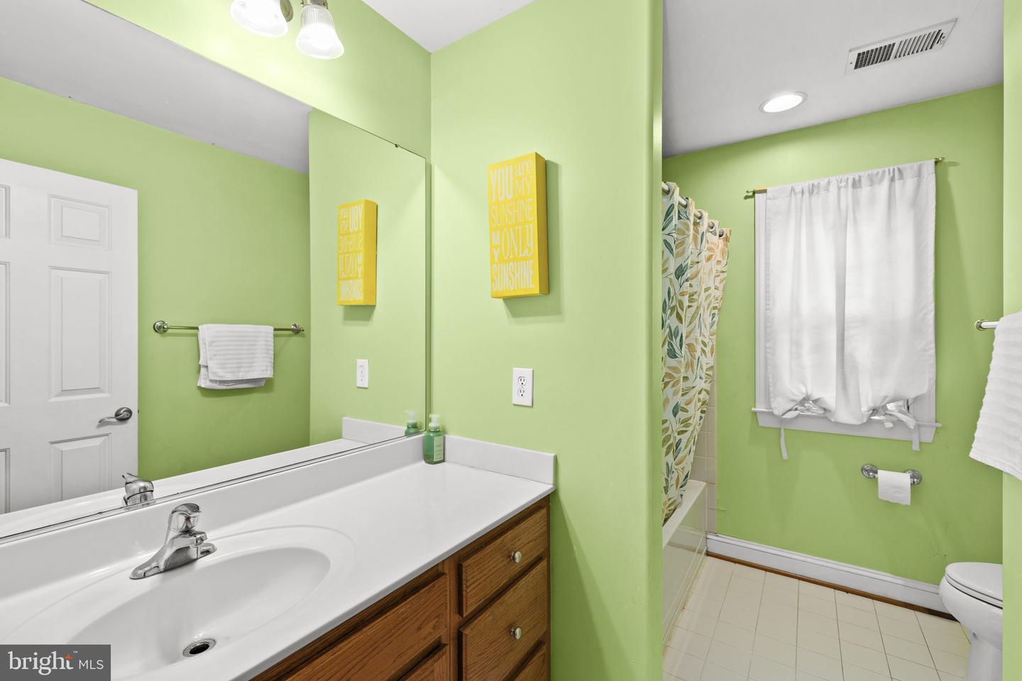 37 SERENE HILLS DR, FREDERICKSBURG, Virginia 22406, 6 Bedrooms Bedrooms, 9 Rooms Rooms,4 BathroomsBathrooms,Residential,For sale,37 SERENE HILLS DR,VAST2043546 MLS # VAST2043546