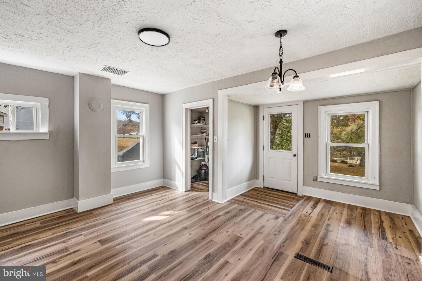 84 GUNN LN, WOODSTOCK, Virginia 22664, 4 Bedrooms Bedrooms, ,2 BathroomsBathrooms,Residential,For sale,84 GUNN LN,VASH2012814 MLS # VASH2012814