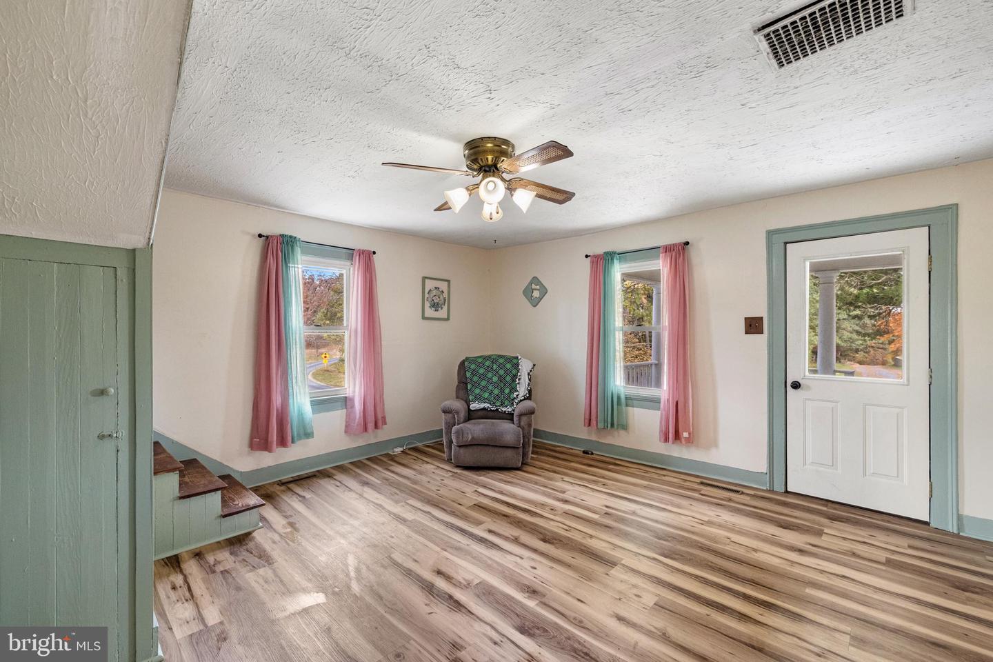 84 GUNN LN, WOODSTOCK, Virginia 22664, 4 Bedrooms Bedrooms, ,2 BathroomsBathrooms,Residential,For sale,84 GUNN LN,VASH2012814 MLS # VASH2012814