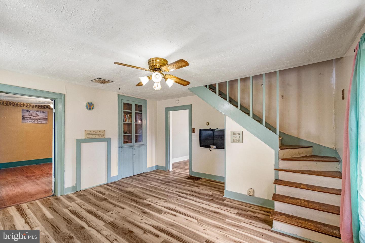 84 GUNN LN, WOODSTOCK, Virginia 22664, 4 Bedrooms Bedrooms, ,2 BathroomsBathrooms,Residential,For sale,84 GUNN LN,VASH2012814 MLS # VASH2012814