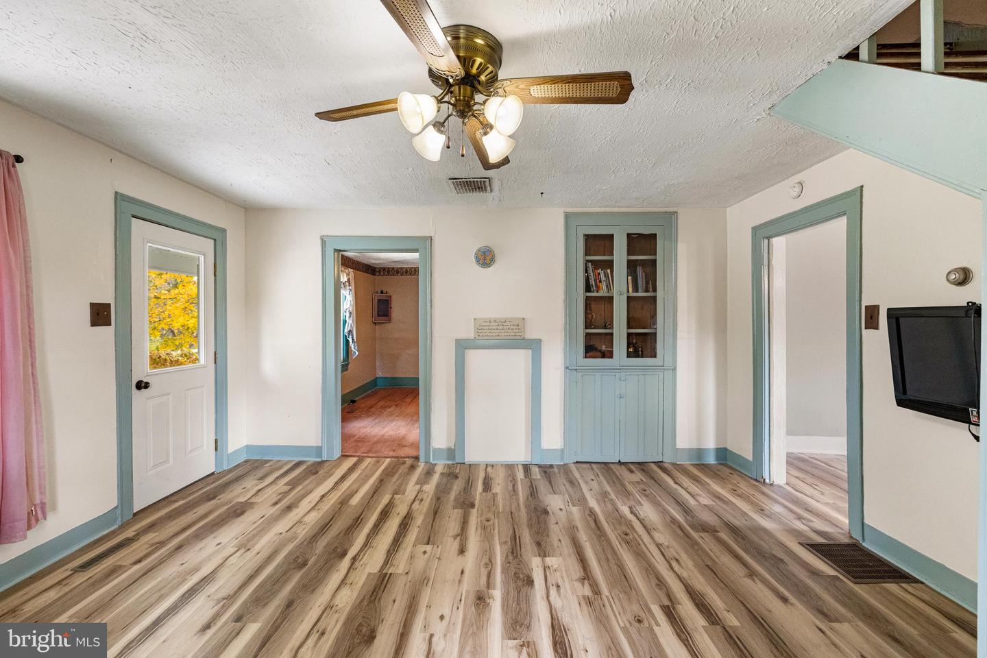 84 GUNN LN, WOODSTOCK, Virginia 22664, 4 Bedrooms Bedrooms, ,2 BathroomsBathrooms,Residential,For sale,84 GUNN LN,VASH2012814 MLS # VASH2012814