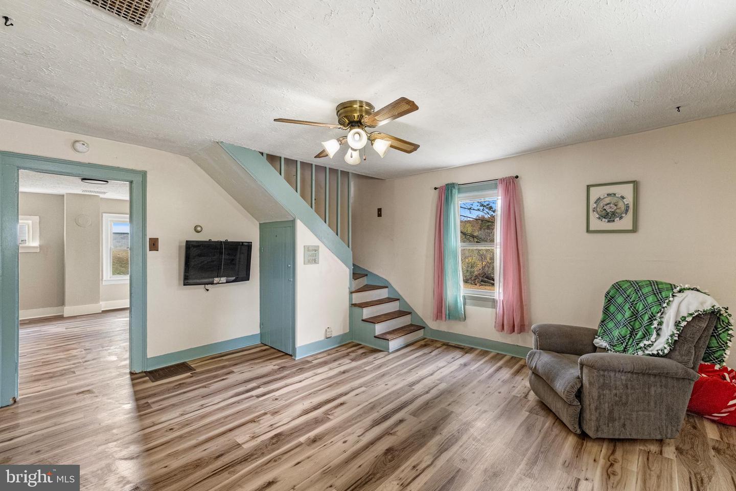 84 GUNN LN, WOODSTOCK, Virginia 22664, 4 Bedrooms Bedrooms, ,2 BathroomsBathrooms,Residential,For sale,84 GUNN LN,VASH2012814 MLS # VASH2012814