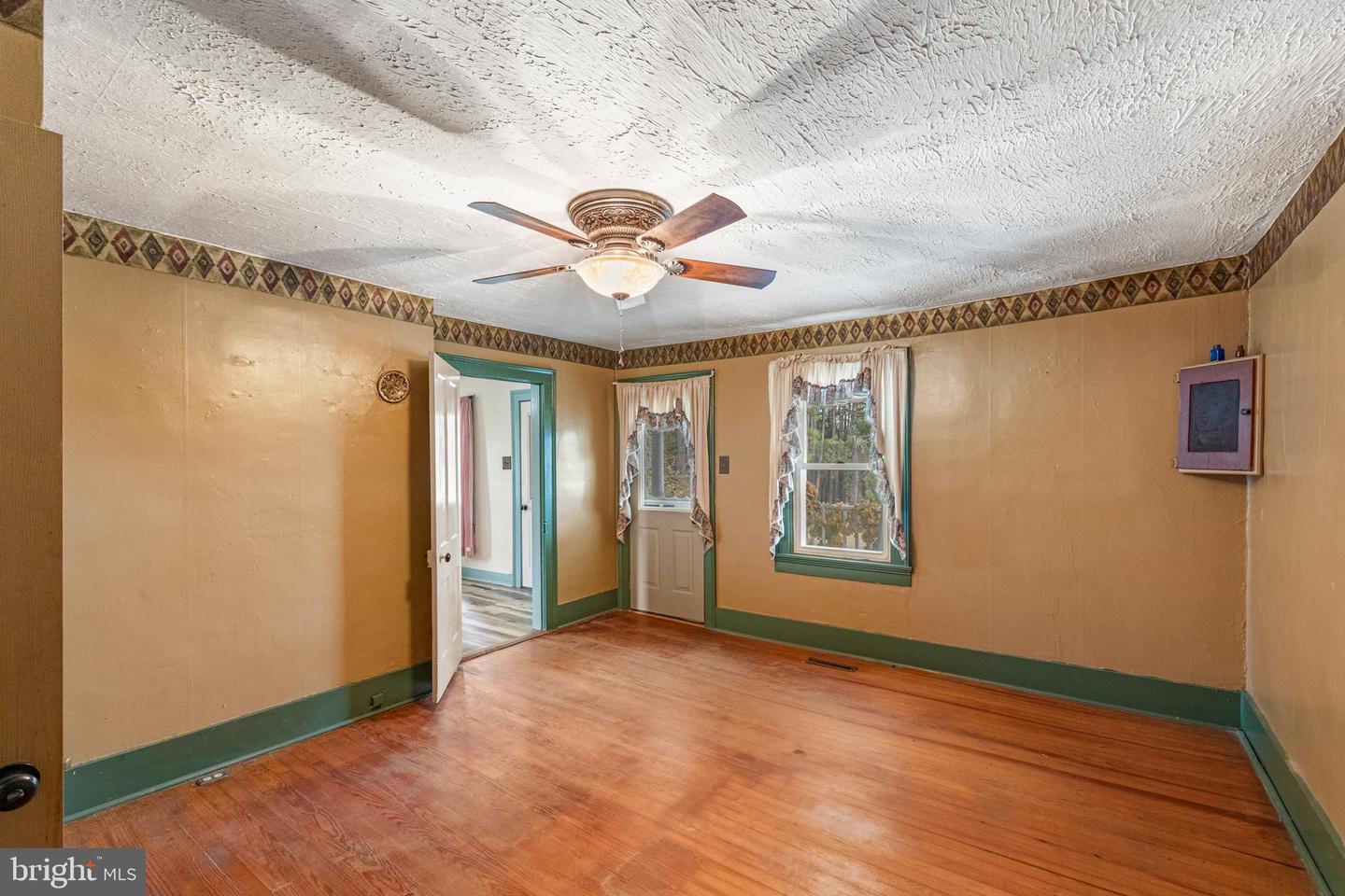 84 GUNN LN, WOODSTOCK, Virginia 22664, 4 Bedrooms Bedrooms, ,2 BathroomsBathrooms,Residential,For sale,84 GUNN LN,VASH2012814 MLS # VASH2012814