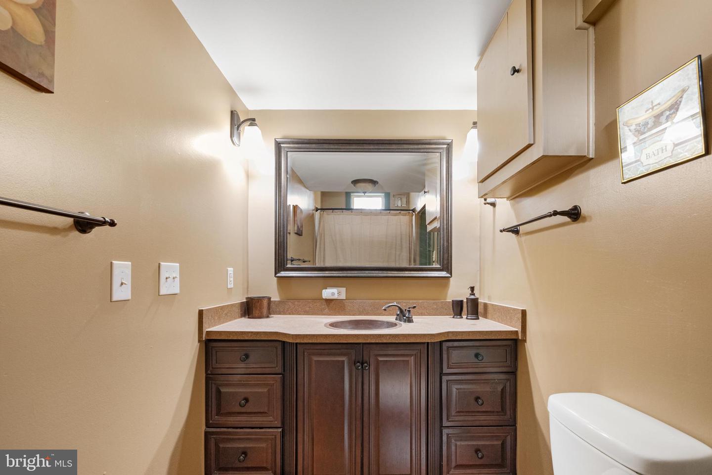 84 GUNN LN, WOODSTOCK, Virginia 22664, 4 Bedrooms Bedrooms, ,2 BathroomsBathrooms,Residential,For sale,84 GUNN LN,VASH2012814 MLS # VASH2012814