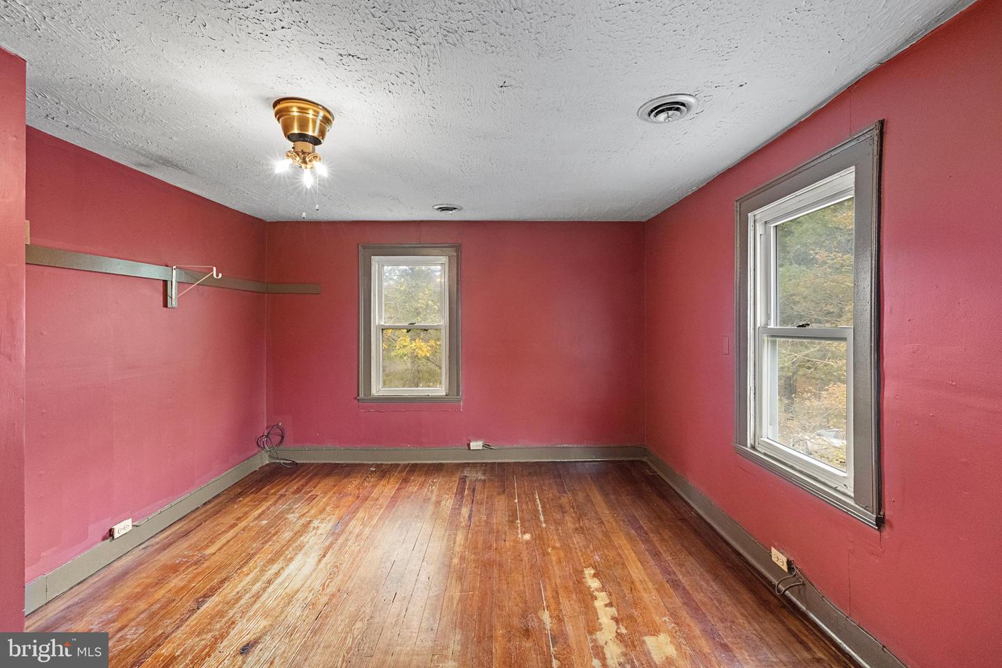 84 GUNN LN, WOODSTOCK, Virginia 22664, 4 Bedrooms Bedrooms, ,2 BathroomsBathrooms,Residential,For sale,84 GUNN LN,VASH2012814 MLS # VASH2012814