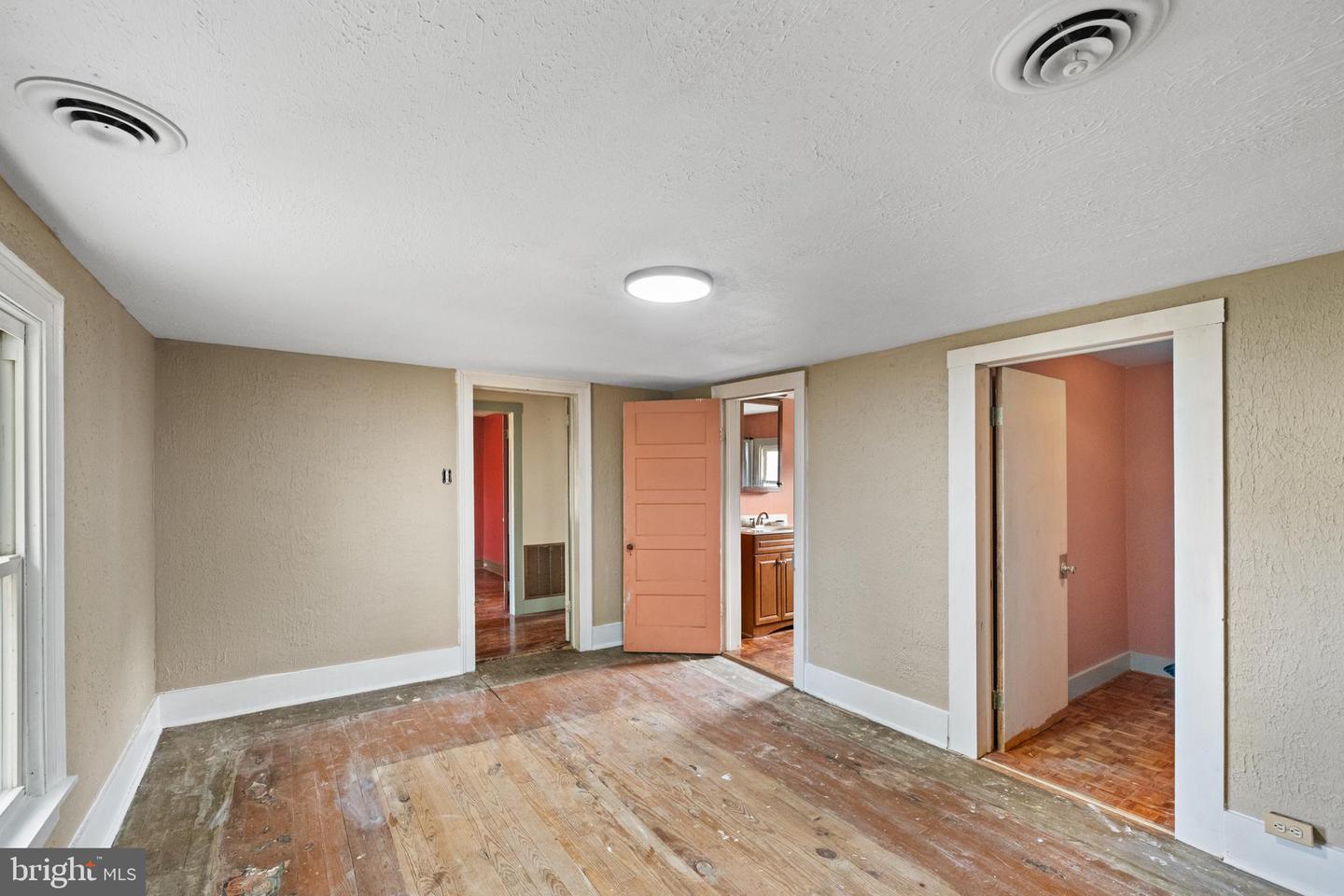 84 GUNN LN, WOODSTOCK, Virginia 22664, 4 Bedrooms Bedrooms, ,2 BathroomsBathrooms,Residential,For sale,84 GUNN LN,VASH2012814 MLS # VASH2012814