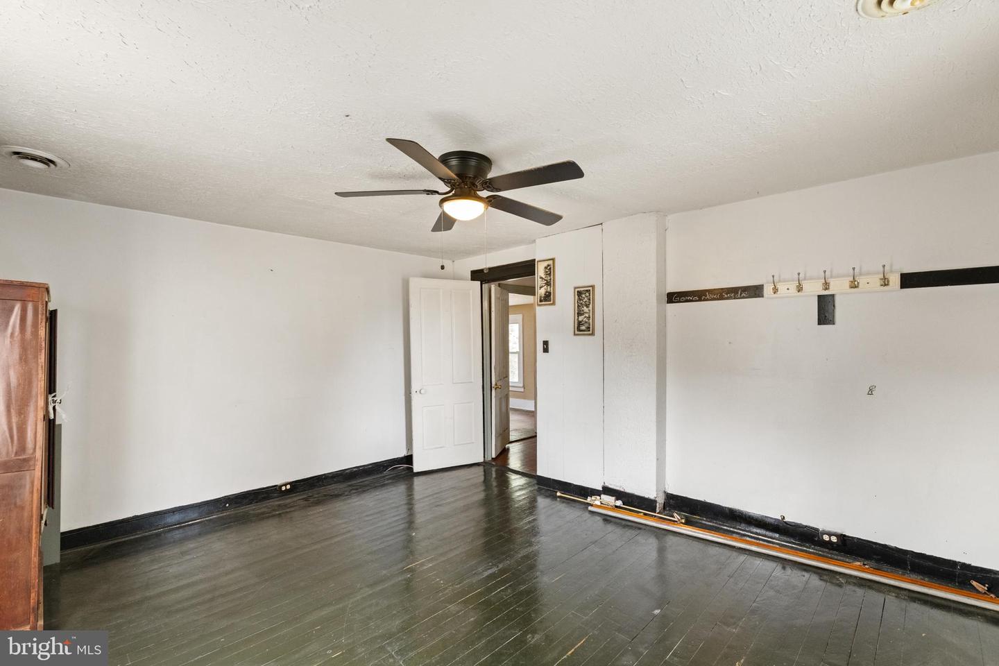 84 GUNN LN, WOODSTOCK, Virginia 22664, 4 Bedrooms Bedrooms, ,2 BathroomsBathrooms,Residential,For sale,84 GUNN LN,VASH2012814 MLS # VASH2012814