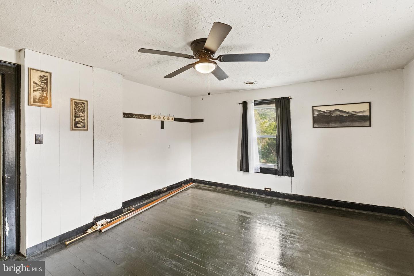 84 GUNN LN, WOODSTOCK, Virginia 22664, 4 Bedrooms Bedrooms, ,2 BathroomsBathrooms,Residential,For sale,84 GUNN LN,VASH2012814 MLS # VASH2012814