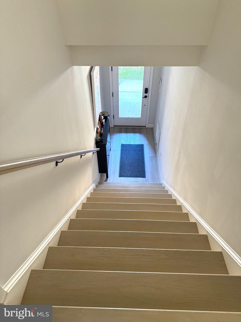 12307 W OAKS DR, FAIRFAX, Virginia 22030, 3 Bedrooms Bedrooms, ,2 BathroomsBathrooms,Residential,For sale,12307 W OAKS DR,VAFX2275304 MLS # VAFX2275304