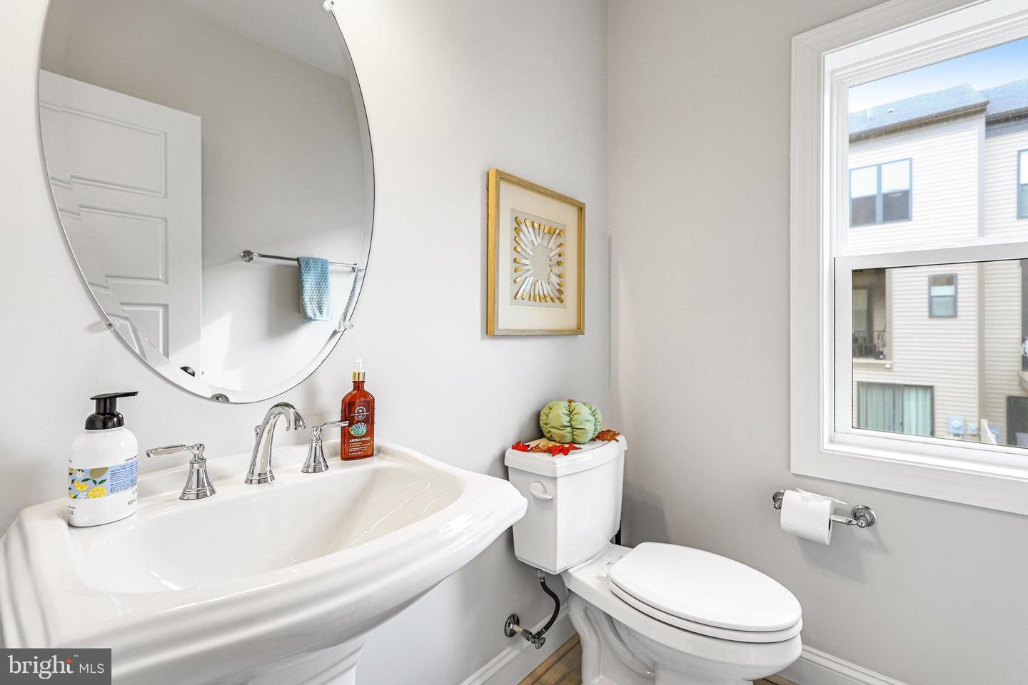 12307 W OAKS DR, FAIRFAX, Virginia 22030, 3 Bedrooms Bedrooms, ,2 BathroomsBathrooms,Residential,For sale,12307 W OAKS DR,VAFX2275304 MLS # VAFX2275304 12307 W OAKS DR, FAIRFAX, Virginia 22030, 3 Bedrooms Bedrooms, ,2 BathroomsBathrooms,Residential,For sale,12307 W OAKS DR,VAFX2275304 MLS # VAFX2275304