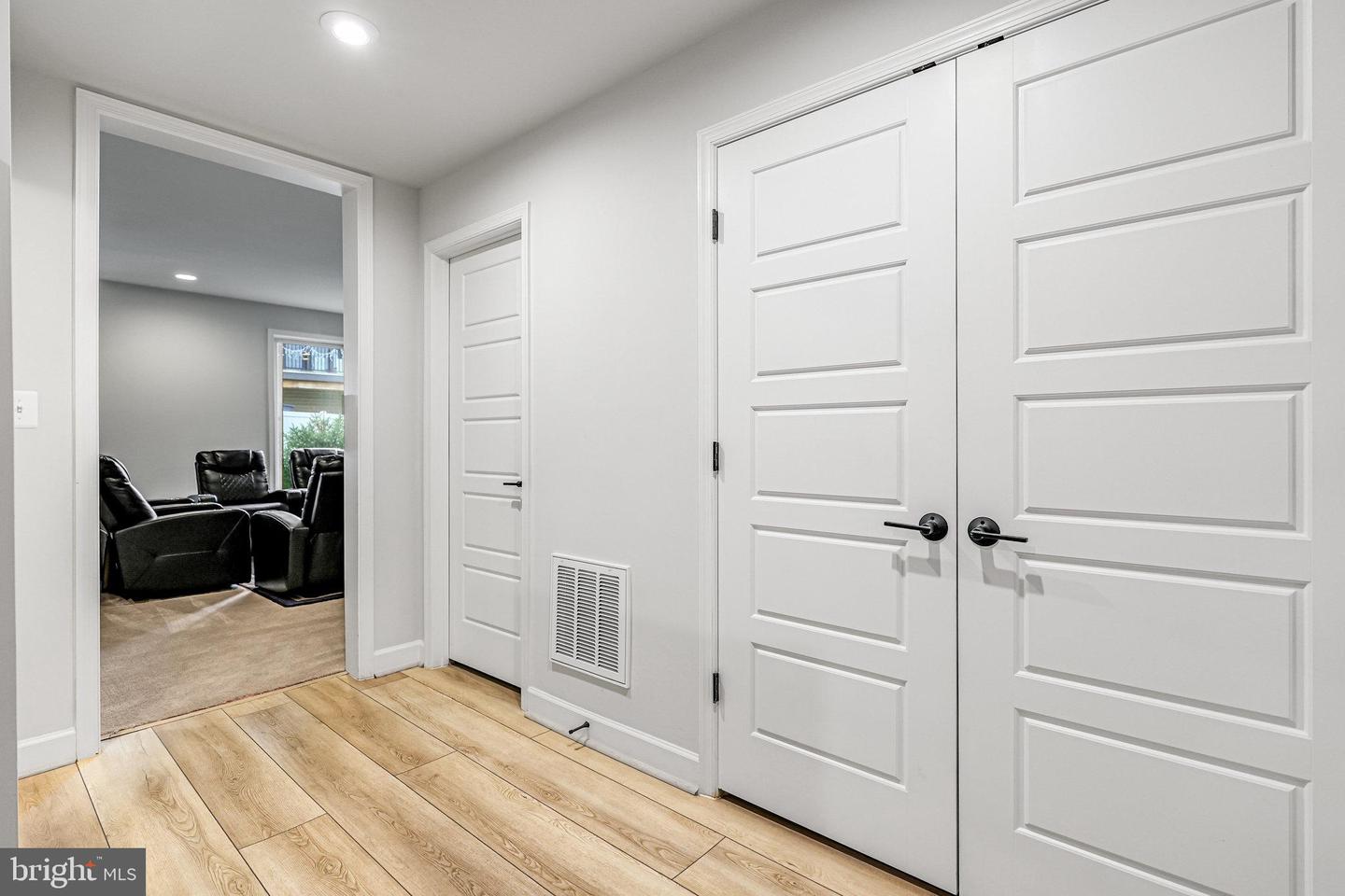 12307 W OAKS DR, FAIRFAX, Virginia 22030, 3 Bedrooms Bedrooms, ,2 BathroomsBathrooms,Residential,For sale,12307 W OAKS DR,VAFX2275304 MLS # VAFX2275304 12307 W OAKS DR, FAIRFAX, Virginia 22030, 3 Bedrooms Bedrooms, ,2 BathroomsBathrooms,Residential,For sale,12307 W OAKS DR,VAFX2275304 MLS # VAFX2275304