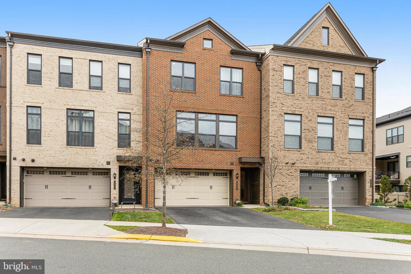 12307 W OAKS DR, FAIRFAX, Virginia 22030, 3 Bedrooms Bedrooms, ,2 BathroomsBathrooms,Residential,For sale,12307 W OAKS DR,VAFX2275304 MLS # VAFX2275304 12307 W OAKS DR, FAIRFAX, Virginia 22030, 3 Bedrooms Bedrooms, ,2 BathroomsBathrooms,Residential,For sale,12307 W OAKS DR,VAFX2275304 MLS # VAFX2275304