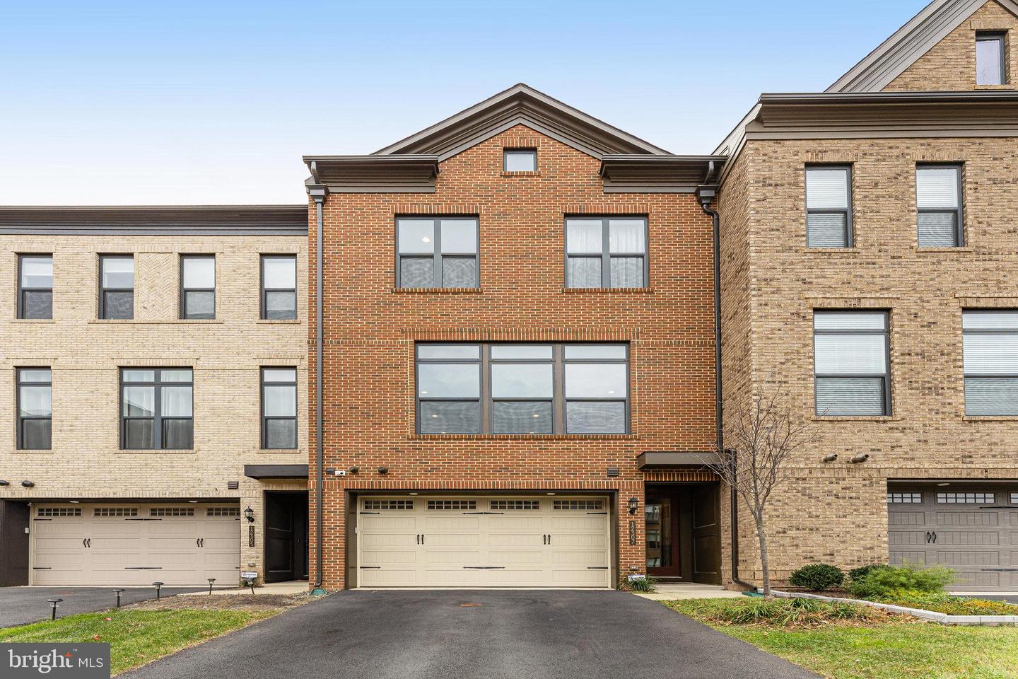 12307 W OAKS DR, FAIRFAX, Virginia 22030, 3 Bedrooms Bedrooms, ,2 BathroomsBathrooms,Residential,For sale,12307 W OAKS DR,VAFX2275304 MLS # VAFX2275304 12307 W OAKS DR, FAIRFAX, Virginia 22030, 3 Bedrooms Bedrooms, ,2 BathroomsBathrooms,Residential,For sale,12307 W OAKS DR,VAFX2275304 MLS # VAFX2275304