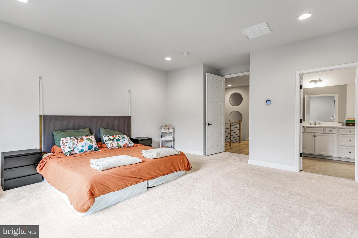 12307 W OAKS DR, FAIRFAX, Virginia 22030, 3 Bedrooms Bedrooms, ,2 BathroomsBathrooms,Residential,For sale,12307 W OAKS DR,VAFX2275304 MLS # VAFX2275304 12307 W OAKS DR, FAIRFAX, Virginia 22030, 3 Bedrooms Bedrooms, ,2 BathroomsBathrooms,Residential,For sale,12307 W OAKS DR,VAFX2275304 MLS # VAFX2275304