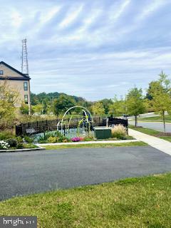 12307 W OAKS DR, FAIRFAX, Virginia 22030, 3 Bedrooms Bedrooms, ,2 BathroomsBathrooms,Residential,For sale,12307 W OAKS DR,VAFX2275304 MLS # VAFX2275304