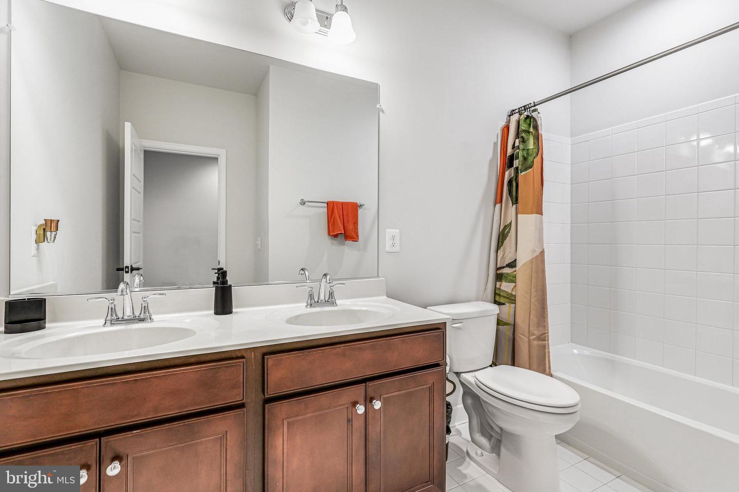 12307 W OAKS DR, FAIRFAX, Virginia 22030, 3 Bedrooms Bedrooms, ,2 BathroomsBathrooms,Residential,For sale,12307 W OAKS DR,VAFX2275304 MLS # VAFX2275304 12307 W OAKS DR, FAIRFAX, Virginia 22030, 3 Bedrooms Bedrooms, ,2 BathroomsBathrooms,Residential,For sale,12307 W OAKS DR,VAFX2275304 MLS # VAFX2275304