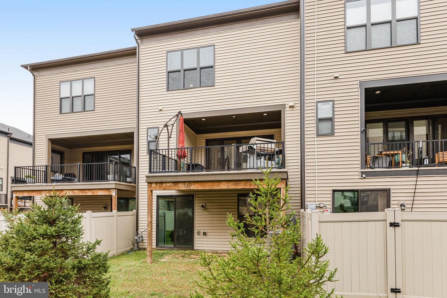 12307 W OAKS DR, FAIRFAX, Virginia 22030, 3 Bedrooms Bedrooms, ,2 BathroomsBathrooms,Residential,For sale,12307 W OAKS DR,VAFX2275304 MLS # VAFX2275304 12307 W OAKS DR, FAIRFAX, Virginia 22030, 3 Bedrooms Bedrooms, ,2 BathroomsBathrooms,Residential,For sale,12307 W OAKS DR,VAFX2275304 MLS # VAFX2275304