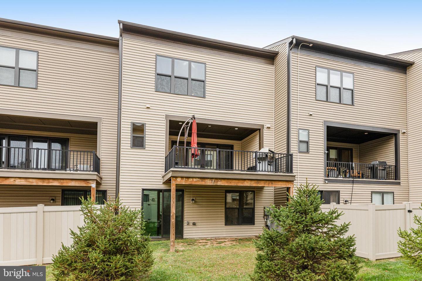 12307 W OAKS DR, FAIRFAX, Virginia 22030, 3 Bedrooms Bedrooms, ,2 BathroomsBathrooms,Residential,For sale,12307 W OAKS DR,VAFX2275304 MLS # VAFX2275304 12307 W OAKS DR, FAIRFAX, Virginia 22030, 3 Bedrooms Bedrooms, ,2 BathroomsBathrooms,Residential,For sale,12307 W OAKS DR,VAFX2275304 MLS # VAFX2275304