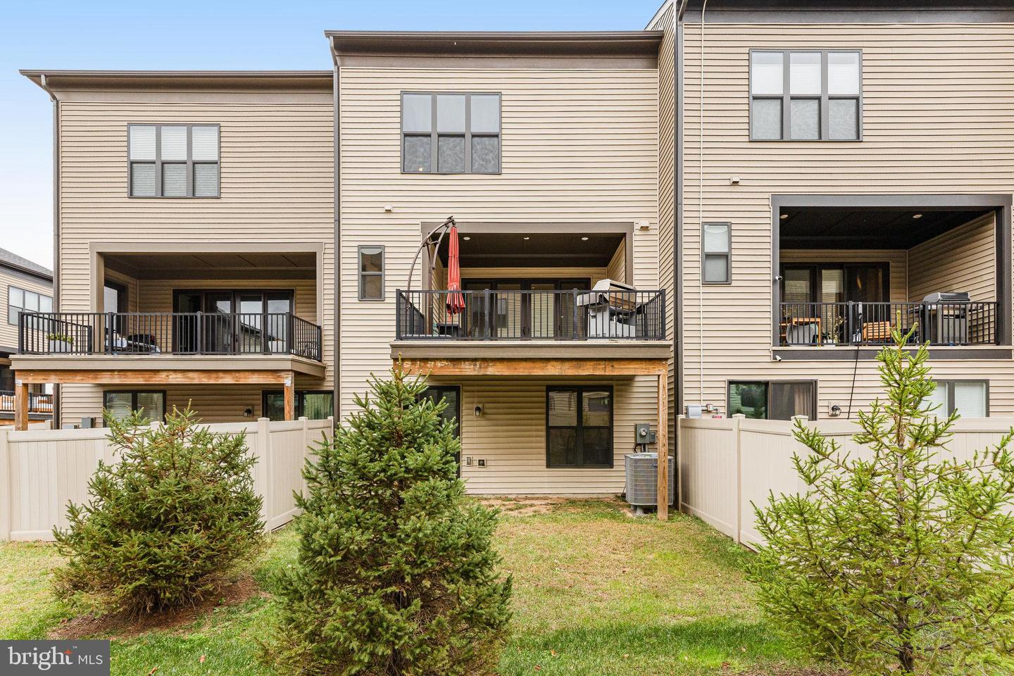 12307 W OAKS DR, FAIRFAX, Virginia 22030, 3 Bedrooms Bedrooms, ,2 BathroomsBathrooms,Residential,For sale,12307 W OAKS DR,VAFX2275304 MLS # VAFX2275304 12307 W OAKS DR, FAIRFAX, Virginia 22030, 3 Bedrooms Bedrooms, ,2 BathroomsBathrooms,Residential,For sale,12307 W OAKS DR,VAFX2275304 MLS # VAFX2275304