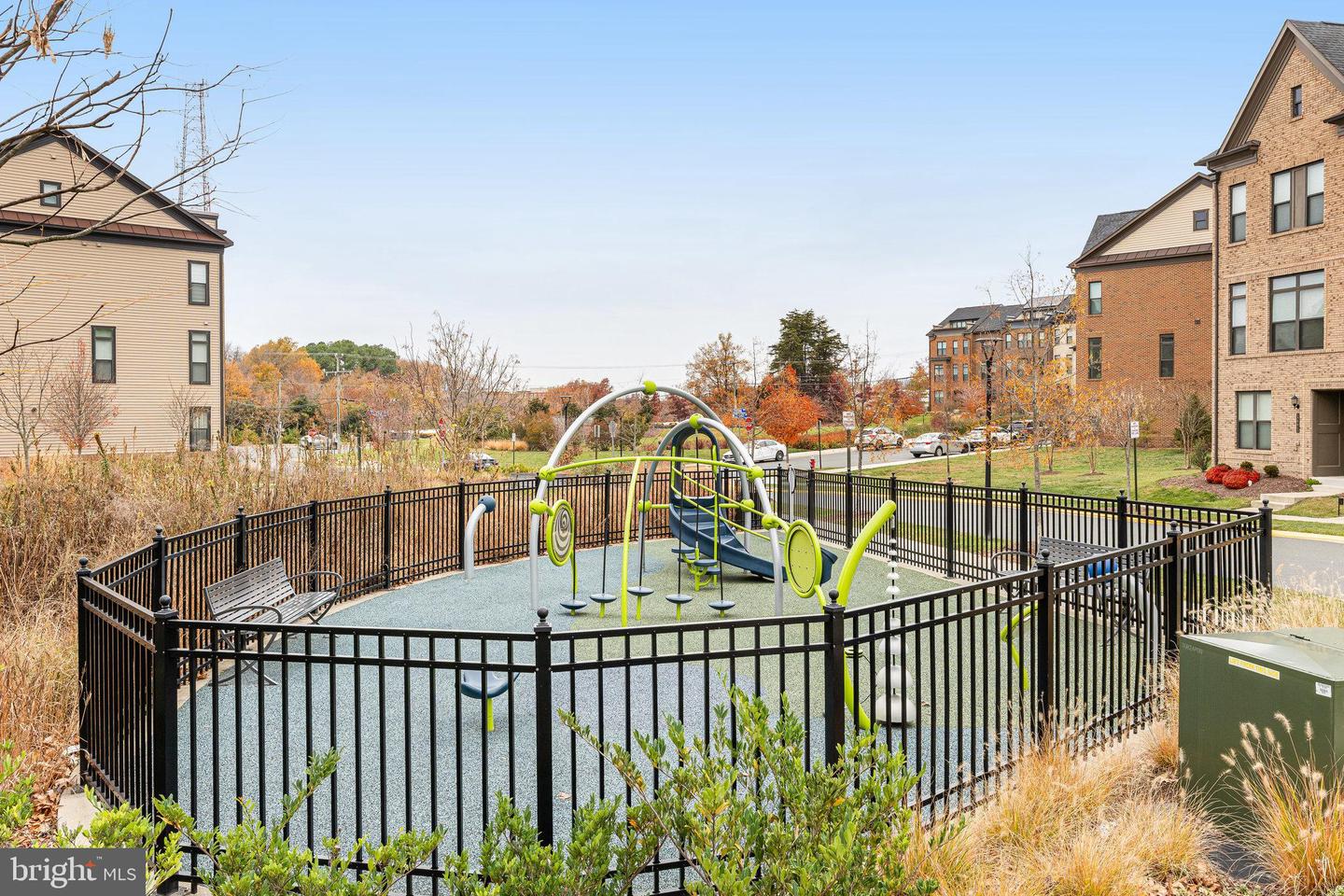 12307 W OAKS DR, FAIRFAX, Virginia 22030, 3 Bedrooms Bedrooms, ,2 BathroomsBathrooms,Residential,For sale,12307 W OAKS DR,VAFX2275304 MLS # VAFX2275304 12307 W OAKS DR, FAIRFAX, Virginia 22030, 3 Bedrooms Bedrooms, ,2 BathroomsBathrooms,Residential,For sale,12307 W OAKS DR,VAFX2275304 MLS # VAFX2275304