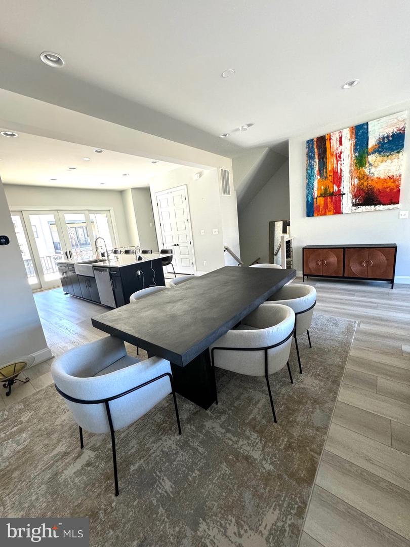 12307 W OAKS DR, FAIRFAX, Virginia 22030, 3 Bedrooms Bedrooms, ,2 BathroomsBathrooms,Residential,For sale,12307 W OAKS DR,VAFX2275304 MLS # VAFX2275304