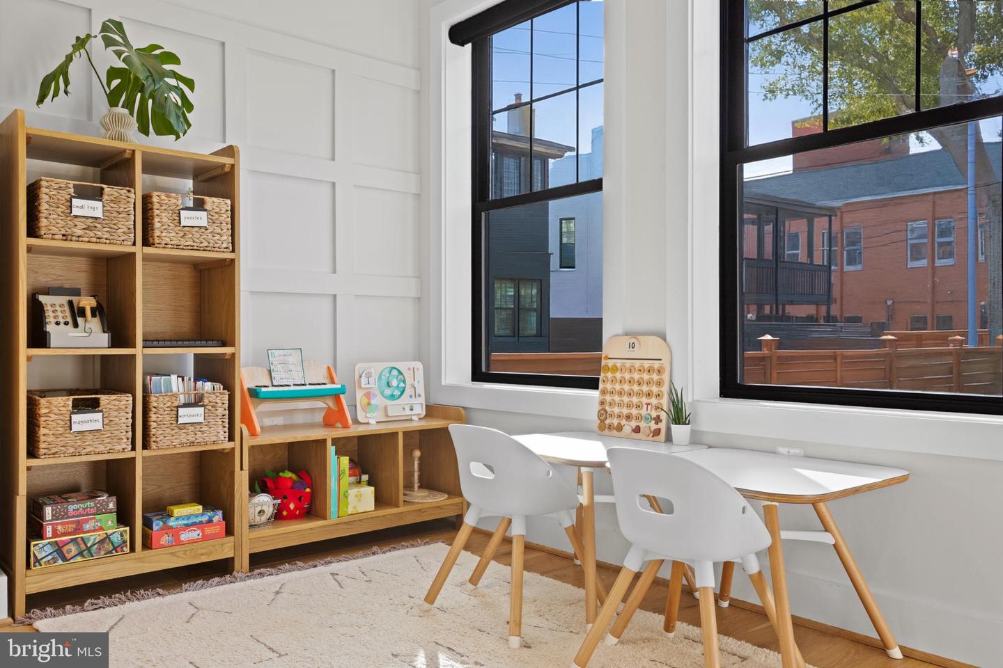 910 8TH ST NE, WASHINGTON, District Of Columbia 20002, 5 Bedrooms Bedrooms, 15 Rooms Rooms,4 BathroomsBathrooms,Residential,For sale,910 8TH ST NE,DCDC2228046 MLS # DCDC2228046