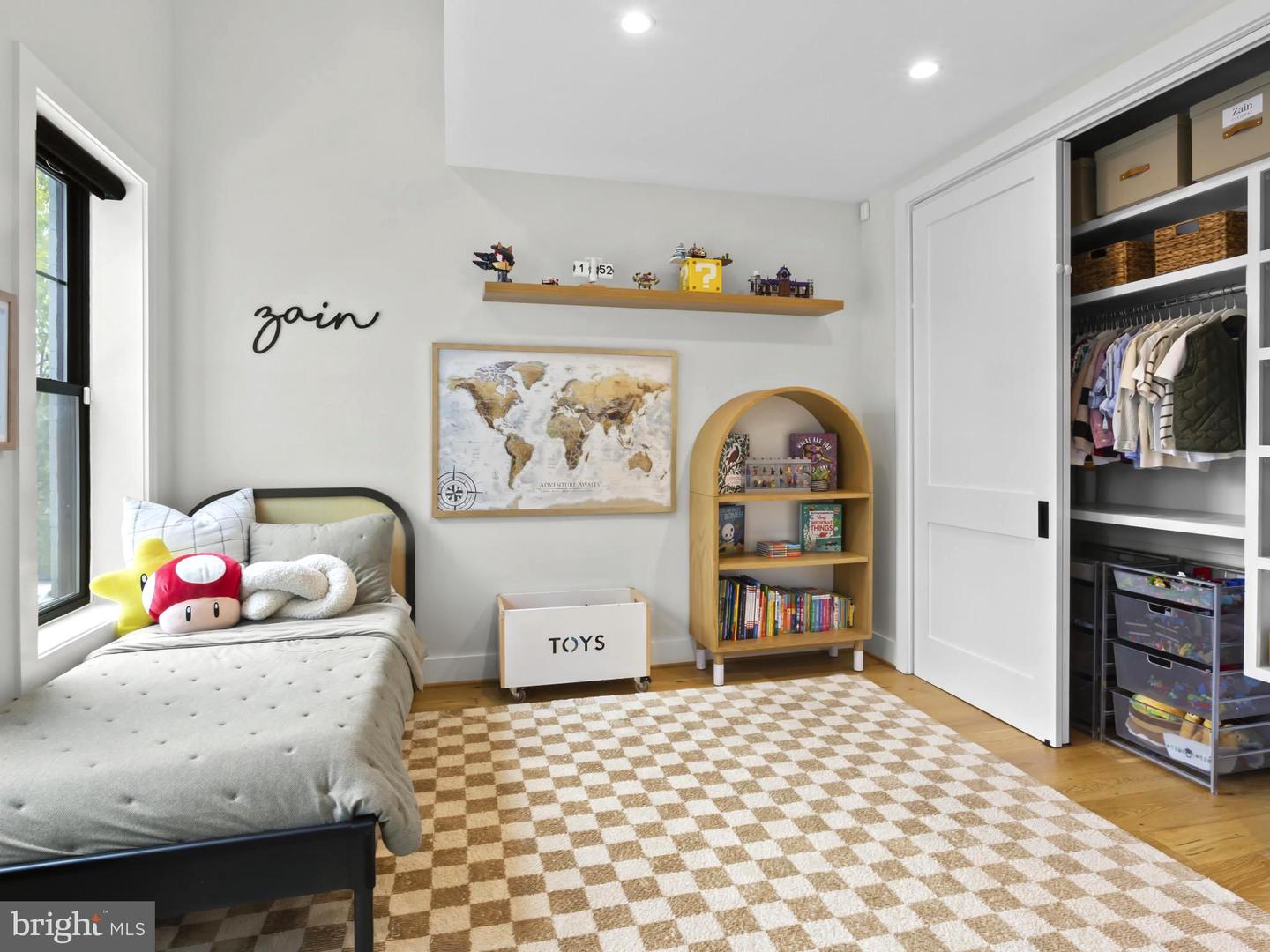 910 8TH ST NE, WASHINGTON, District Of Columbia 20002, 5 Bedrooms Bedrooms, 15 Rooms Rooms,4 BathroomsBathrooms,Residential,For sale,910 8TH ST NE,DCDC2228046 MLS # DCDC2228046