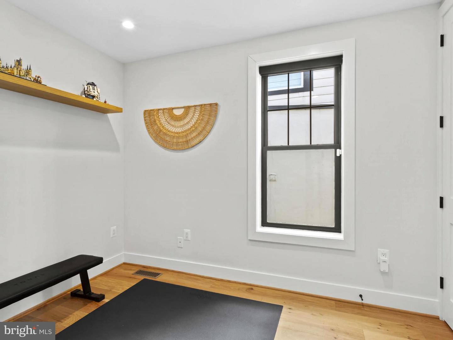 910 8TH ST NE, WASHINGTON, District Of Columbia 20002, 5 Bedrooms Bedrooms, 15 Rooms Rooms,4 BathroomsBathrooms,Residential,For sale,910 8TH ST NE,DCDC2228046 MLS # DCDC2228046