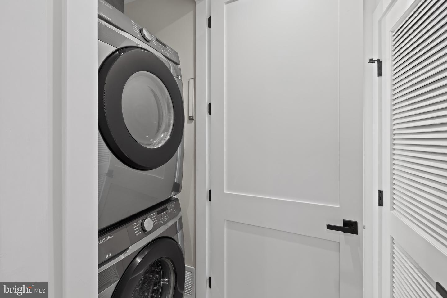 910 8TH ST NE, WASHINGTON, District Of Columbia 20002, 5 Bedrooms Bedrooms, 15 Rooms Rooms,4 BathroomsBathrooms,Residential,For sale,910 8TH ST NE,DCDC2228046 MLS # DCDC2228046