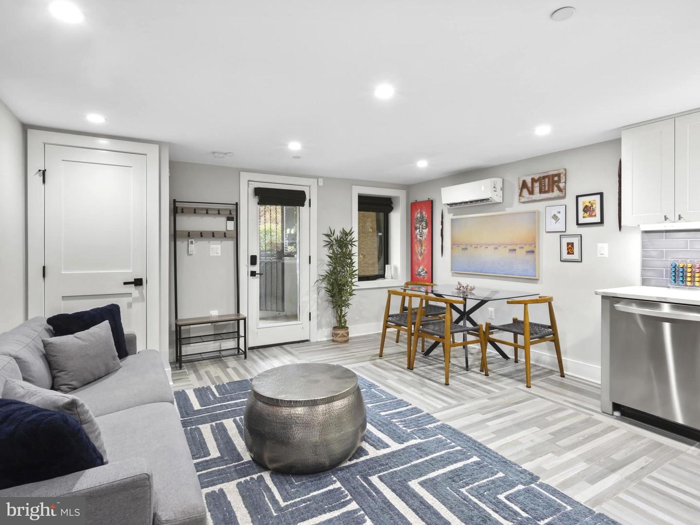 910 8TH ST NE, WASHINGTON, District Of Columbia 20002, 5 Bedrooms Bedrooms, 15 Rooms Rooms,4 BathroomsBathrooms,Residential,For sale,910 8TH ST NE,DCDC2228046 MLS # DCDC2228046