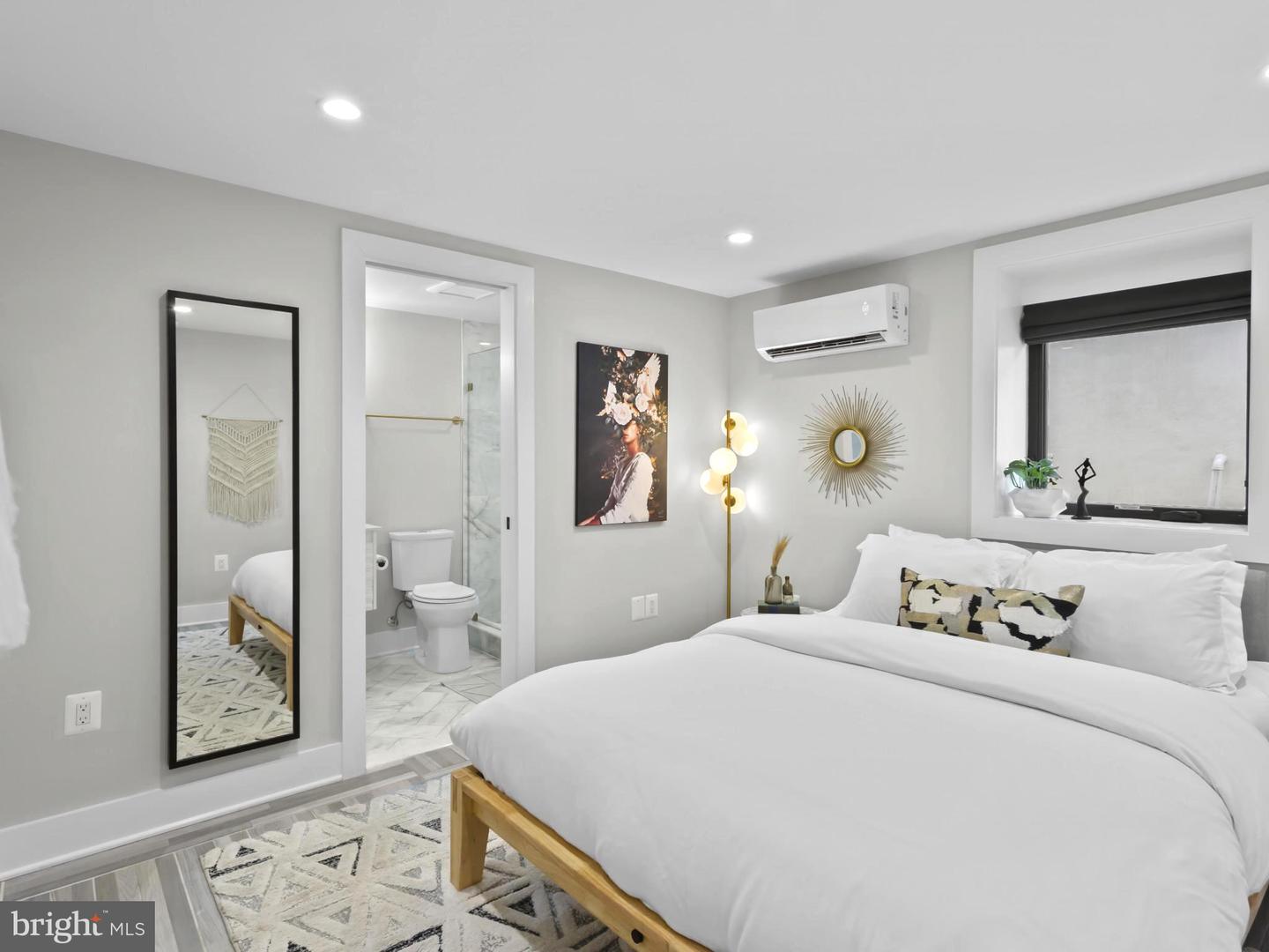 910 8TH ST NE, WASHINGTON, District Of Columbia 20002, 5 Bedrooms Bedrooms, 15 Rooms Rooms,4 BathroomsBathrooms,Residential,For sale,910 8TH ST NE,DCDC2228046 MLS # DCDC2228046