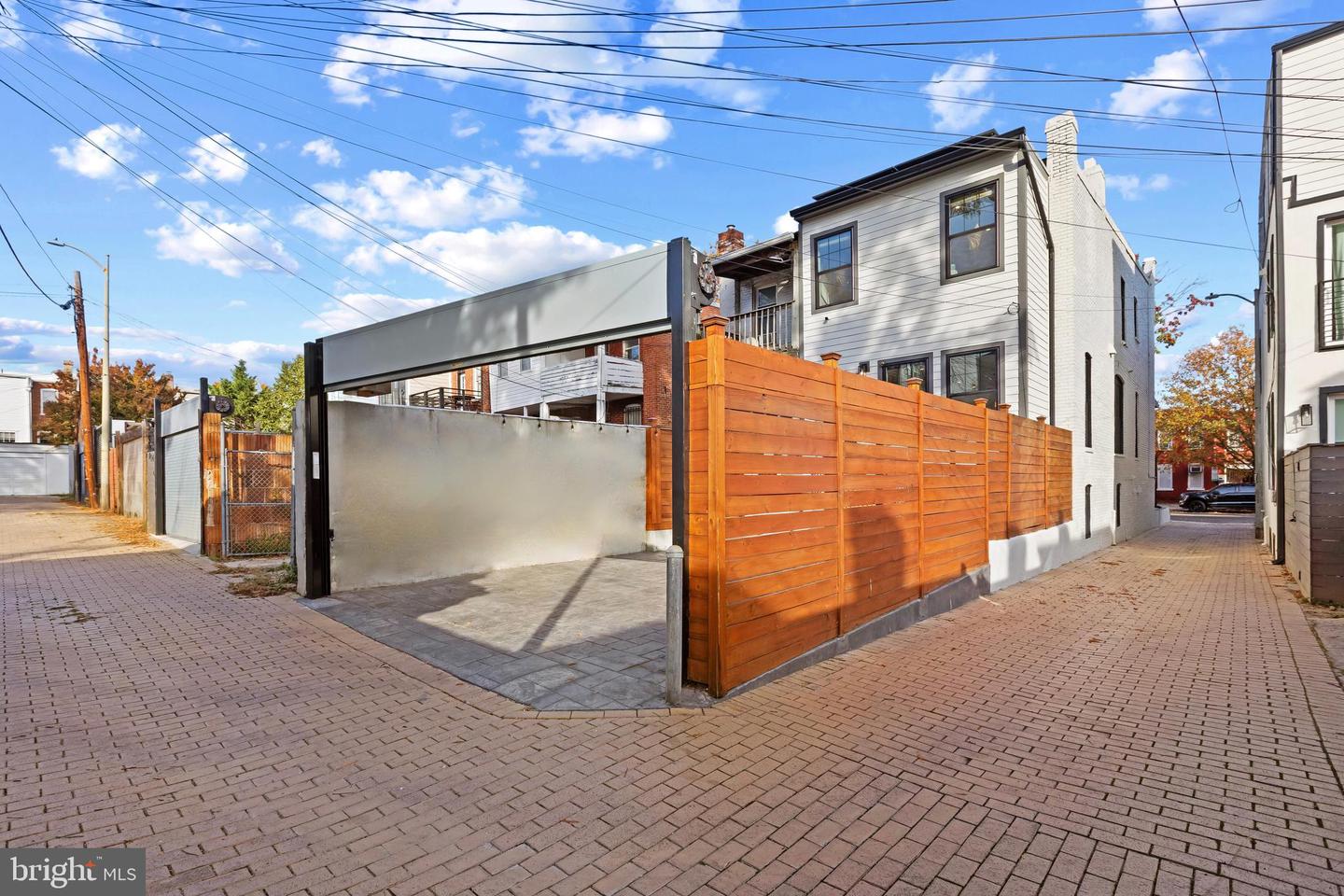 910 8TH ST NE, WASHINGTON, District Of Columbia 20002, 5 Bedrooms Bedrooms, 15 Rooms Rooms,4 BathroomsBathrooms,Residential,For sale,910 8TH ST NE,DCDC2228046 MLS # DCDC2228046