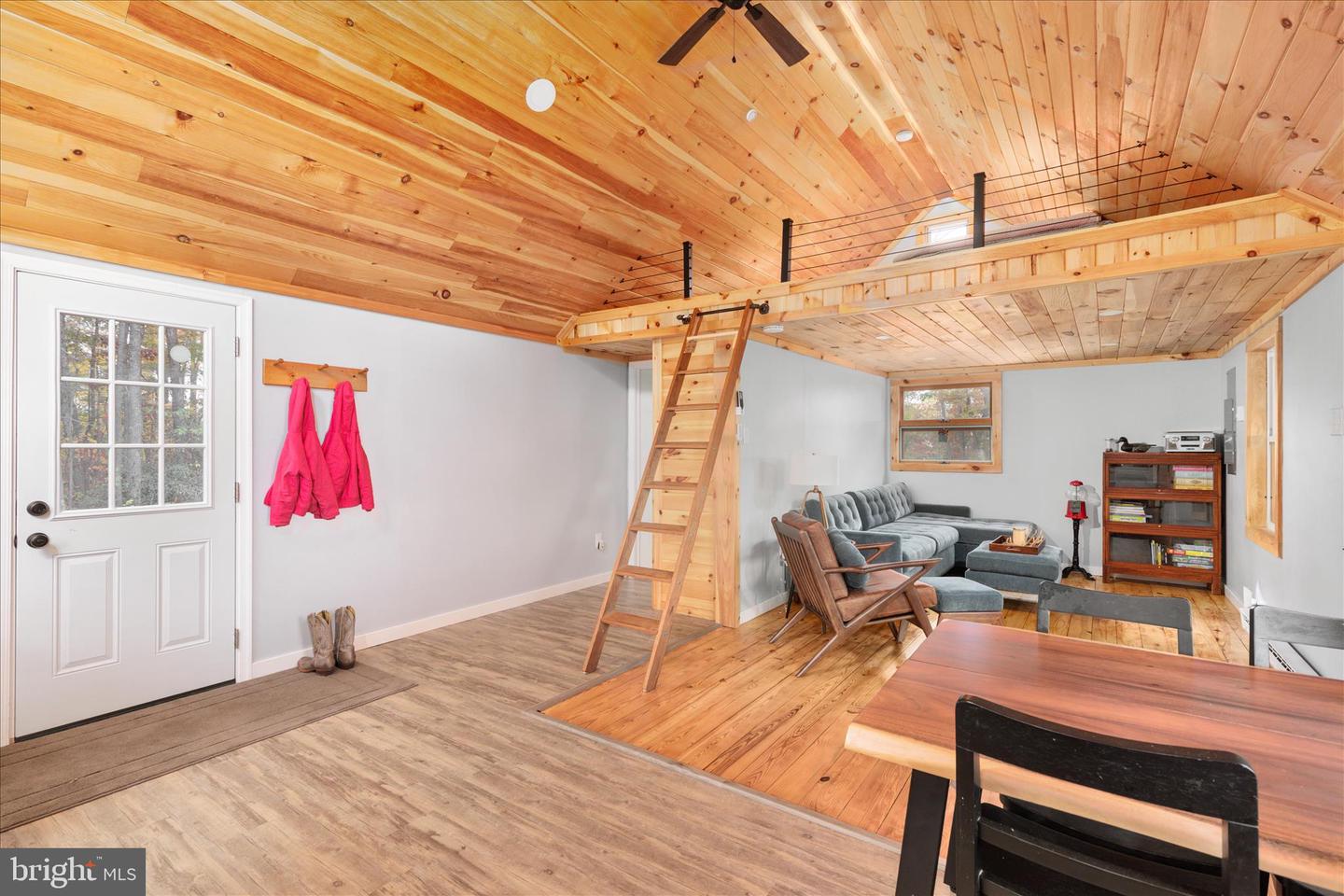 875 HUNTER LN, EDINBURG, Virginia 22824, 1 Bedroom Bedrooms, ,1 BathroomBathrooms,Residential,For sale,875 HUNTER LN,VASH2012862 MLS # VASH2012862