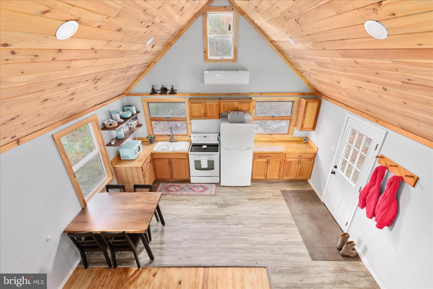 875 HUNTER LN, EDINBURG, Virginia 22824, 1 Bedroom Bedrooms, ,1 BathroomBathrooms,Residential,For sale,875 HUNTER LN,VASH2012862 MLS # VASH2012862