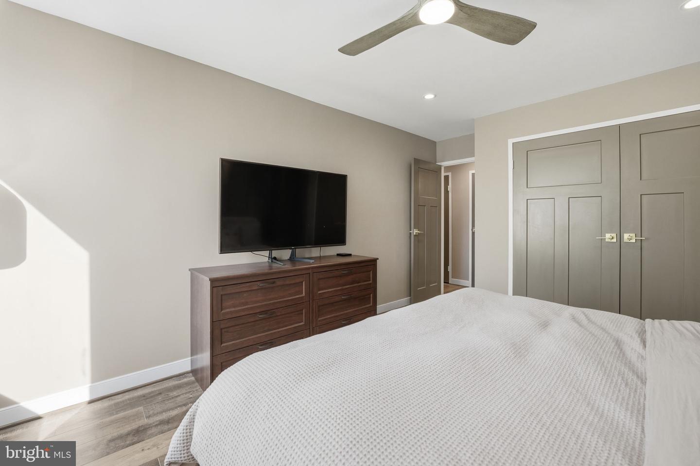 4390 LORCOM LN #402, ARLINGTON, Virginia 22207, 1 Bedroom Bedrooms, ,1 BathroomBathrooms,Residential,For sale,4390 LORCOM LN #402,VAAR2065228 MLS # VAAR2065228 4390 LORCOM LN #402, ARLINGTON, Virginia 22207, 1 Bedroom Bedrooms, ,1 BathroomBathrooms,Residential,For sale,4390 LORCOM LN #402,VAAR2065228 MLS # VAAR2065228